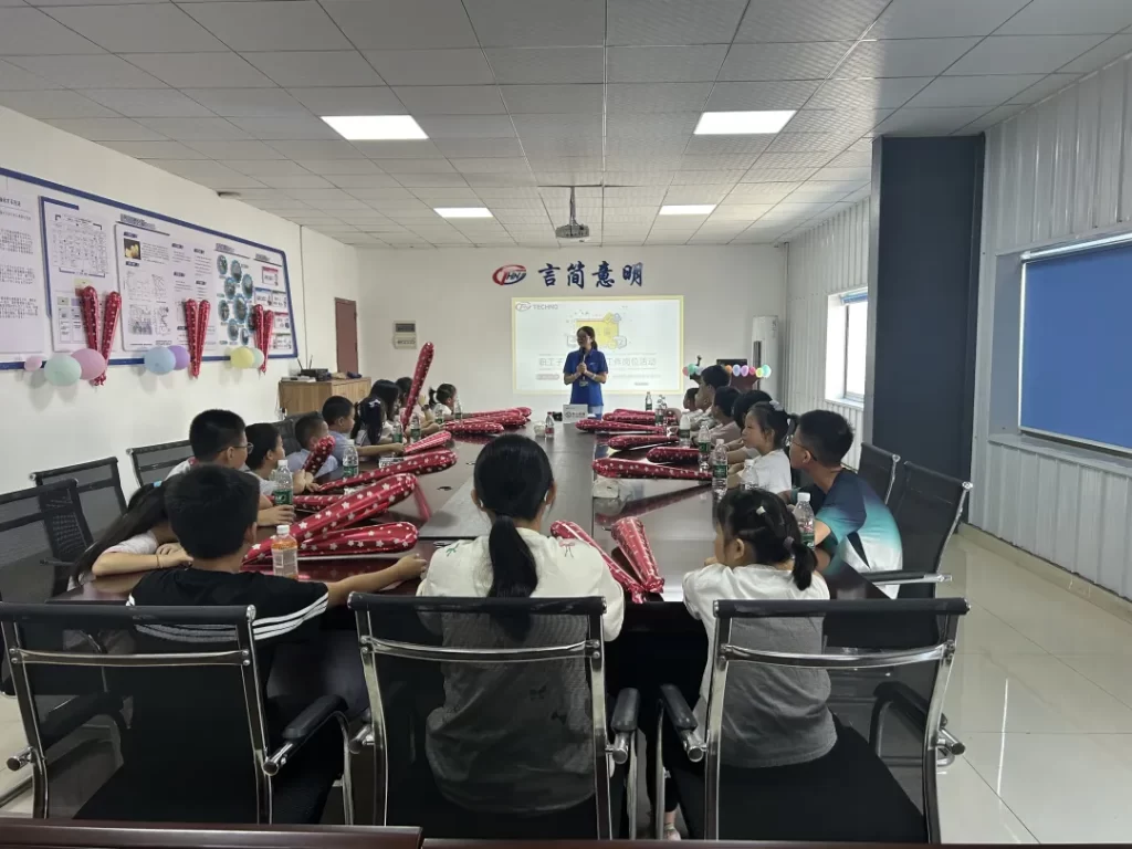 特科能第五届职工子女走进父母工作岗位活动圆满完成！