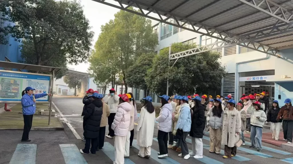 热烈欢迎湖南工业大学日语专业学生来我司参观学习